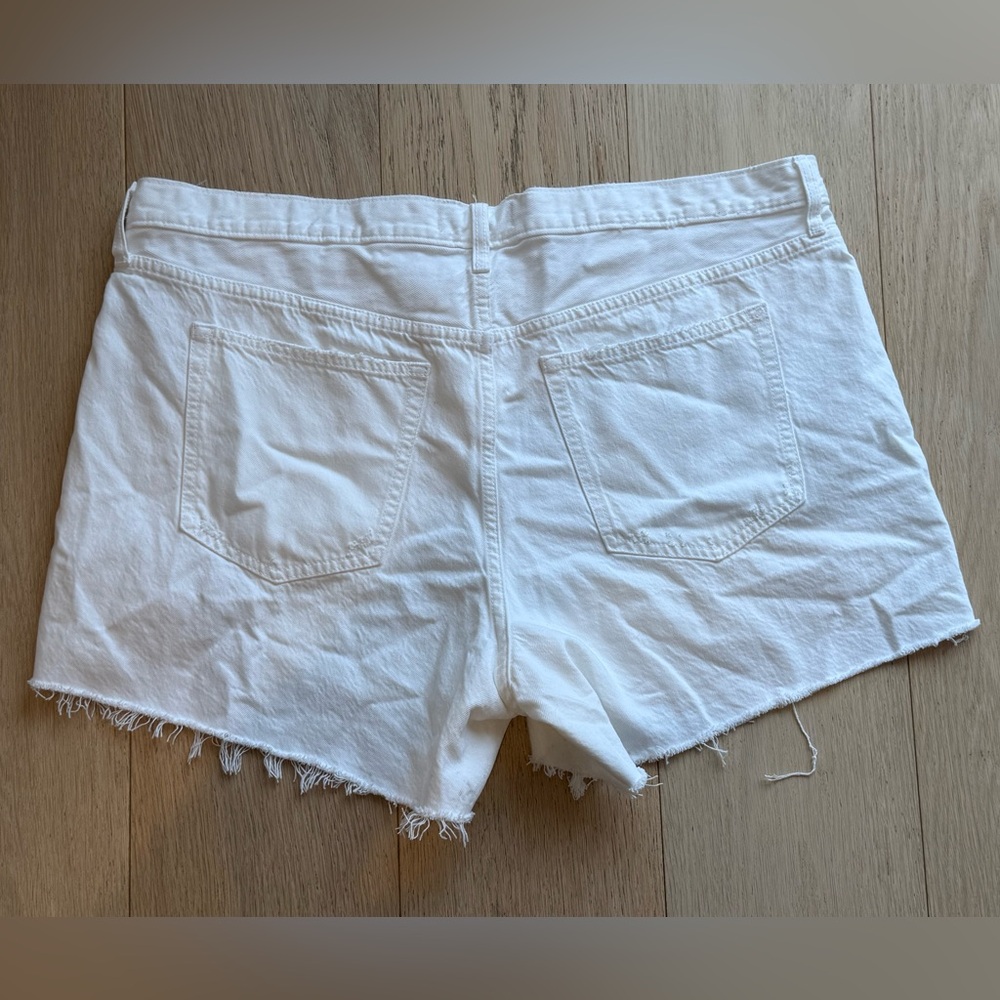 Abercrombie & Fitch Baggy Shorts BNWT White Distressed Denim Low Rise Size 34 - Picture 3 of 4